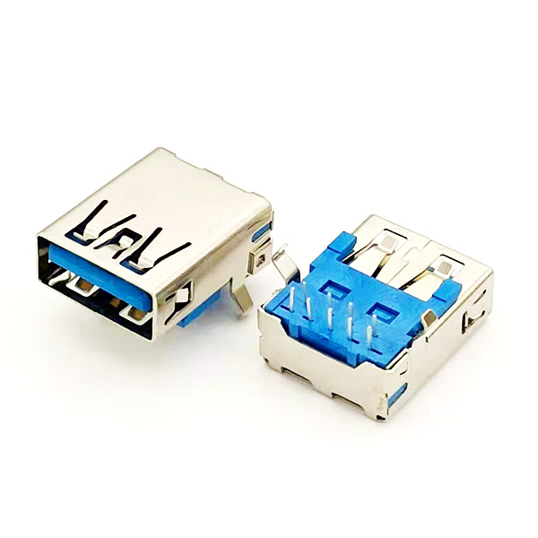 USB 3.0直邊板上；殼子折彎腳